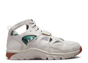 Corteiz x Air Trainer Huarache 'Light Bone'