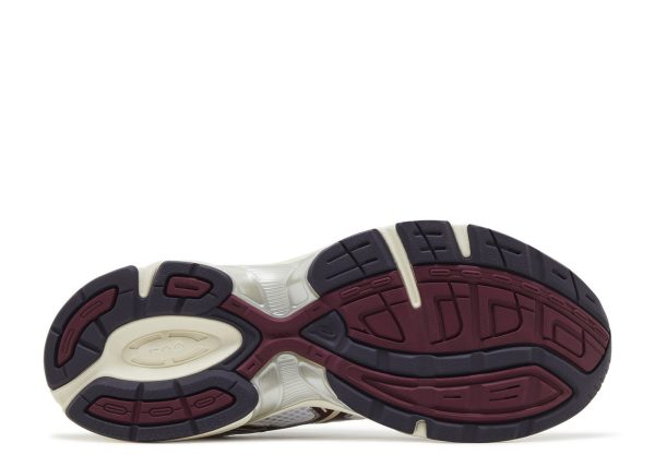 Gel 1130 'White Maroon Banner'