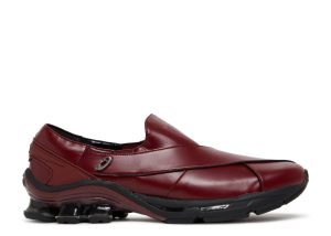 GmbH x Gel Chappal 'Burgundy'