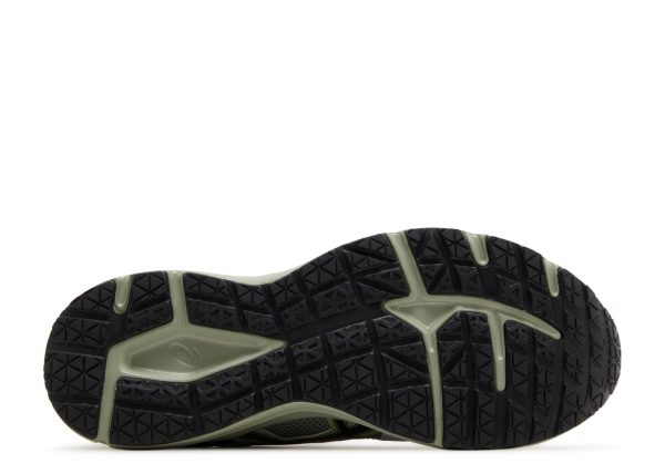 Jog 100S 2E Wide 'Sheet Rock Black'