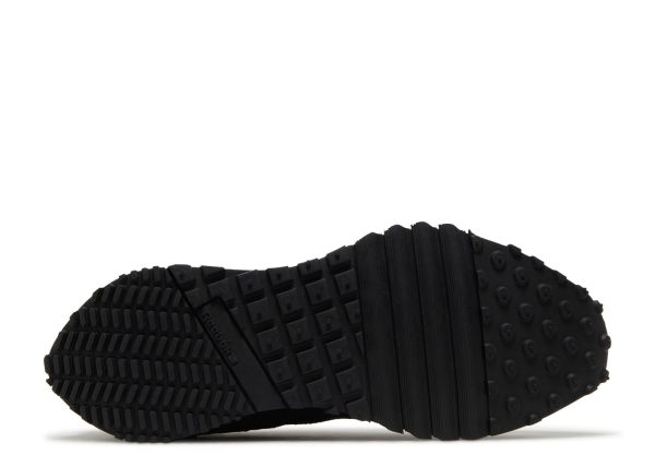 LX 2200 'Triple Black'