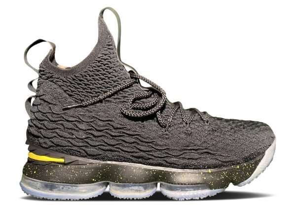 LeBron 15 'Oregon Away' PE