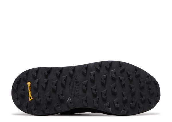 NMD_R1 Trail 'Core Black'