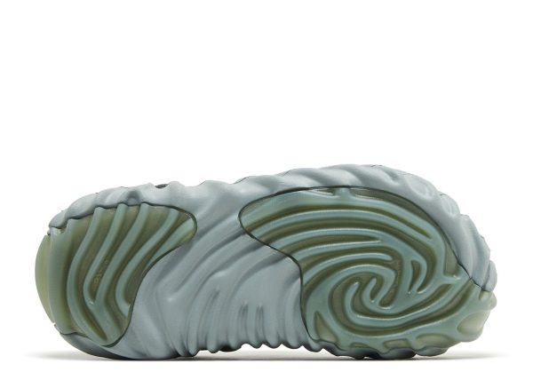 Salehe Bembury x Pollex Clog 'Manta'
