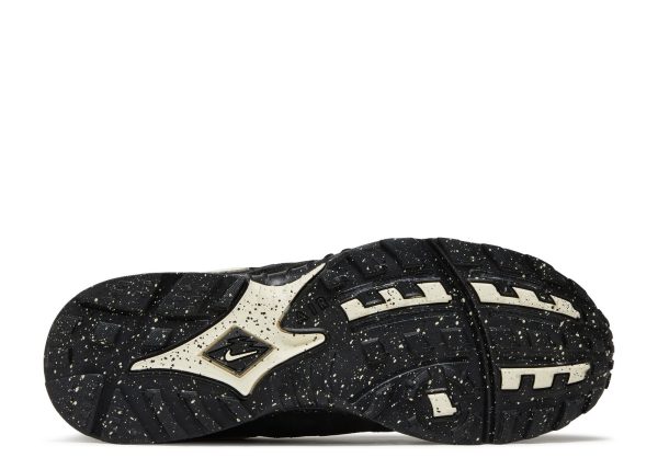 Undefeated x Air Terra Humara 'Black'
