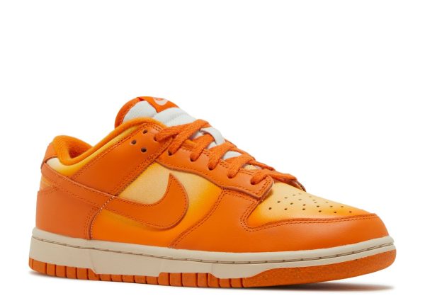 Wmns Dunk Low 'Magma Orange'